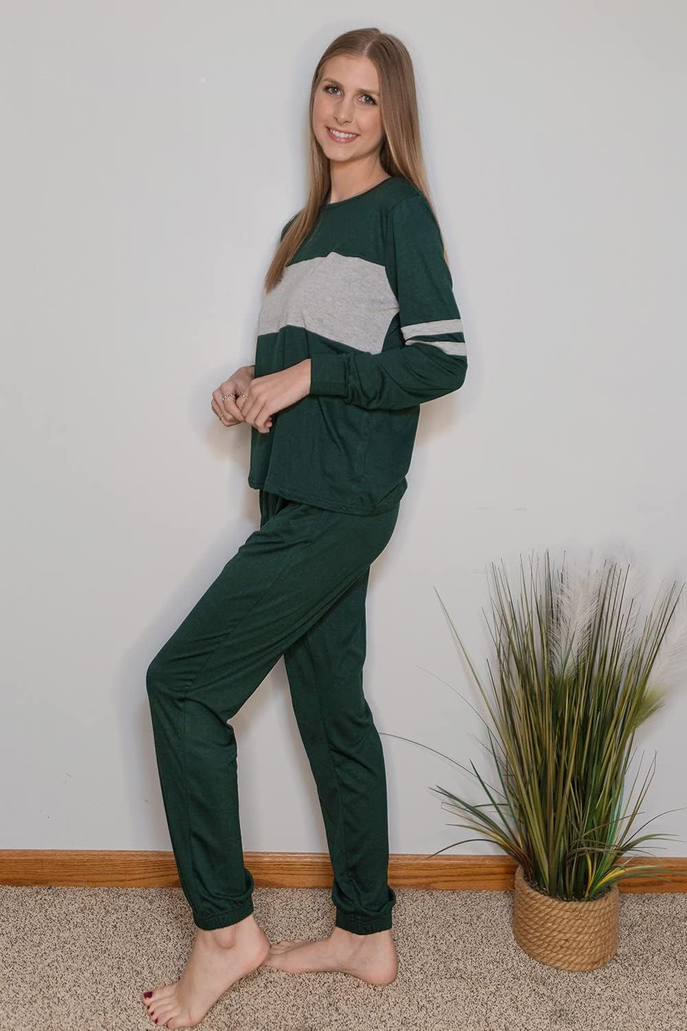 Womens 2 Piece Sets 2025 Long Sleeve Tops High Waisted Sweatpants Lounge Set Fall Fashion Travel Outfits